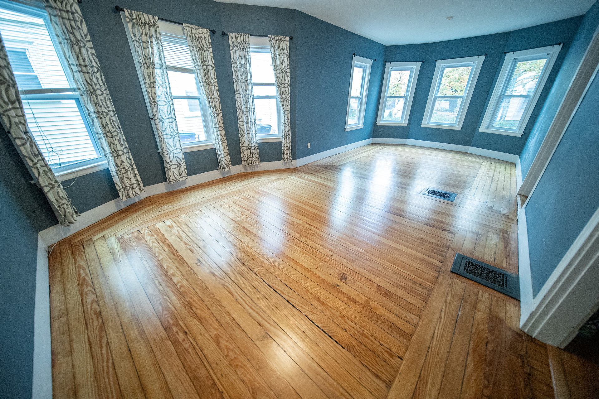 Refinishing in Belmont, photo 1
